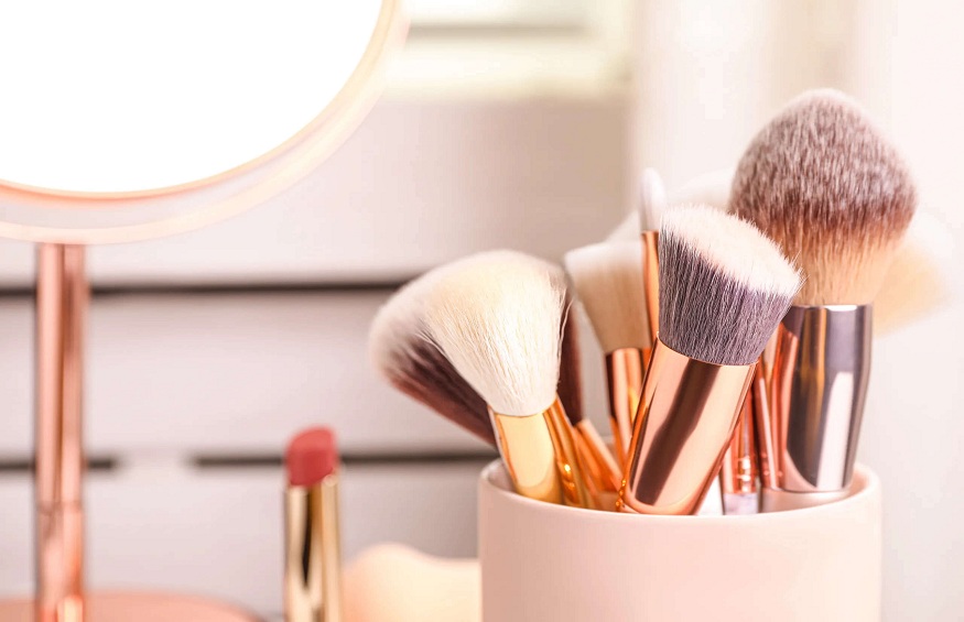 Clean Your Makeup Brushes Like an Expert!
